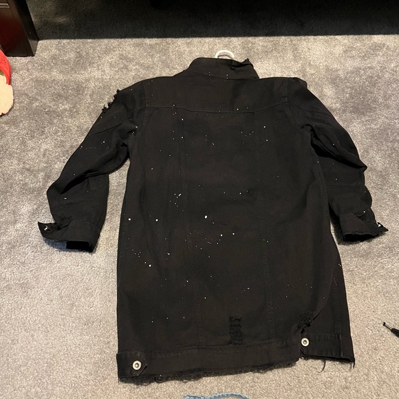 Black lightweight longline distressed denim jacket, arms are cropped. Womens M - Picture 2 of 2